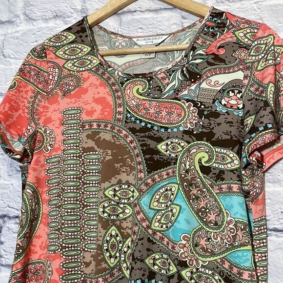 𝅺Allison Daley Petite Paisley Abstract Top Petite Small - Picture 3 of 9